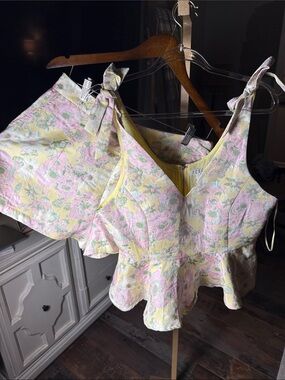 Ice Floral Yellow & Pink Peplum Tank Top Short set